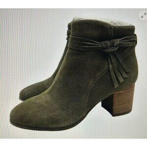 Violet & Red Womens Shoes Jenna Booties Olive Green Suede Leather Heeled Sz 7.5
